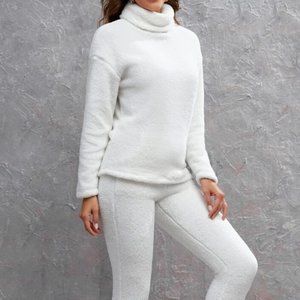 Sweatsuit White Medium Woman's High Neck Shearling Pullover & Leggings Set NEW!